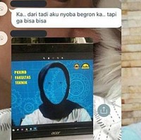 Namanya juga teknologi, terkadang suka error. Seperti yang satu ini. Niatnya mengganti latar belakang fotonya, tetapi malah wajah dan kerudungnya yang berganti. Foto: Twitter/artvinery