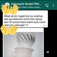 Agar dipercaya, mahasiswa ini sampai memberikan foto sebagai bukti kalau listrik di rumahnya benar-benar padam. Foto: Twitter/DLabaika