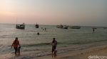 Cantiknya Senja dari Pantai Bandengan