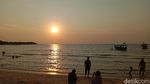 Cantiknya Senja dari Pantai Bandengan