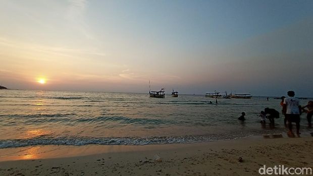 Indahnya Nikmati Senja dari Pinggir Kampung Prau Jepara