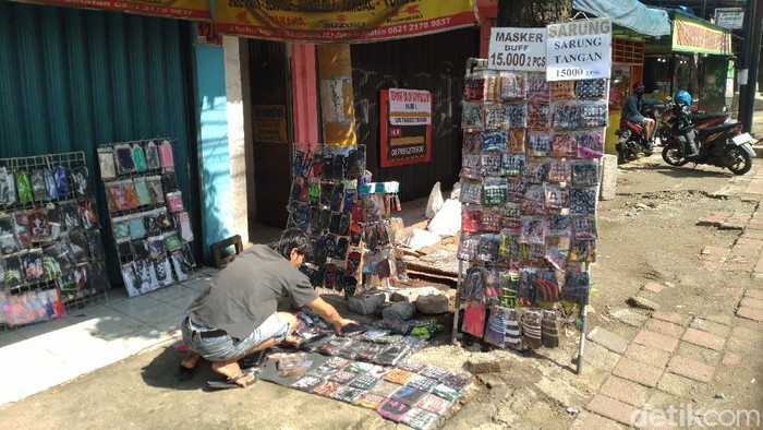 Pedagang masker