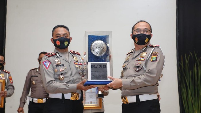 Penghargaan road safety partnership action