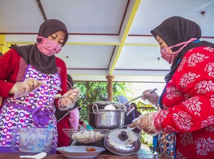 Ada Corona, Ibu-ibu di Indramayu Getol Jualan Online Olahan Ikan