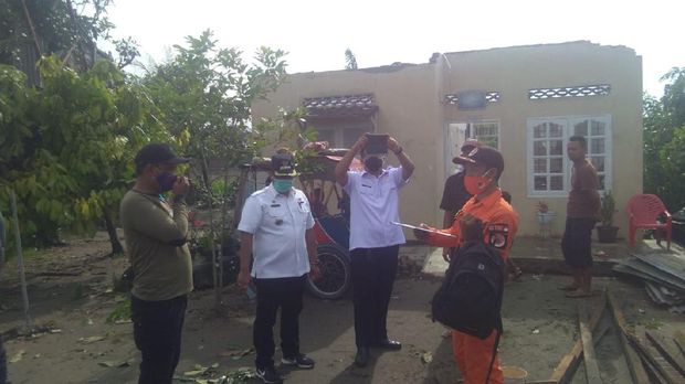 Puluhan rumah di Deli Serdang rusak akibat diterjang puting beliung (dok BNPB)