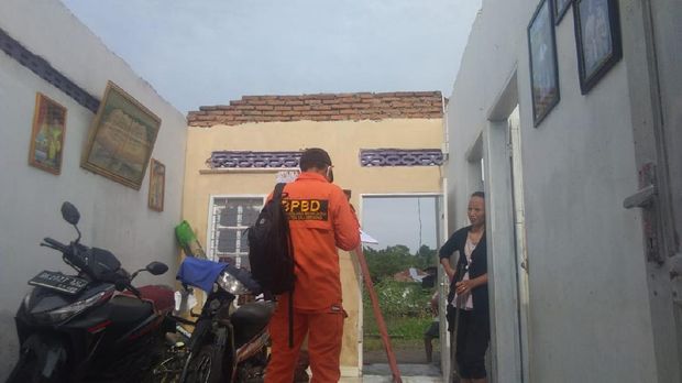 Puluhan rumah di Deli Serdang rusak akibat diterjang puting beliung (dok BNPB)