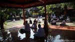Potret Perayaan Galungan dengan Protokol Kesehatan di Bekasi