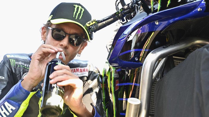 MISANO ADRIATICO, ITALY - SEPTEMBER 13:  Valentino Rossi of Italy and Monster Energy Yamaha MotoGP Team drinks and prepares to start on the grid during the MotoGP race during the MotoGP Of San Marino - Race at Misano World Circuit on September 13, 2020 in Misano Adriatico, Italy. (Photo by Mirco Lazzari gp/Getty Images)