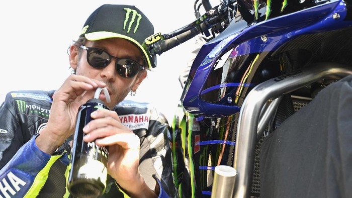 Valentino Rossi MISANO ADRIATICO, ITALY - SEPTEMBER 13: Valentino Rossi of Italy and Monster Energy Yamaha MotoGP Team drinks and prepares to start on the grid during the MotoGP race during the MotoGP Of San Marino - Race at Misano World Circuit on September 13, 2020 in Misano Adriatico, Italy. (Photo by Mirco Lazzari gp/Getty Images)