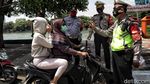 Foto Pelanggar PSBB Disidang di Tempat