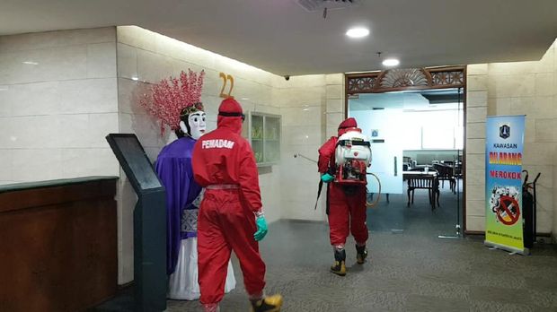 Blok G Balai Kota DKI, Balai Kota DKI, Kantor Sekda DKI, penyemprotan disinfektan di Balai Kota DKI