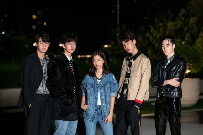 Selain Bright, pemeran tokoh inti lainnya adalah Win Methwin, Nani-Hirunkrit dan Dew-Jirawat. Foto: GMM TV