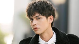 10 Foto Tampan Ketua Geng F4 Thailand yang Bintangi Remake Meteor Garden