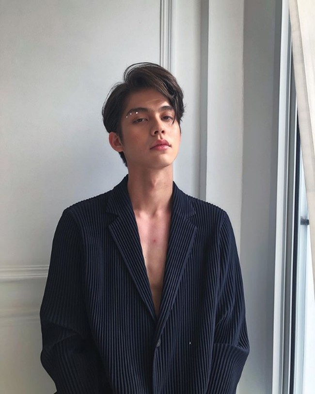 Tak hanya akting, dia juga menekuni dunia tarik suara. Single-nya yang berjudul Kan Goo mendapatkan views lebih dari 20 juta di YouTube. Foto: Instagram/@bbrightvc