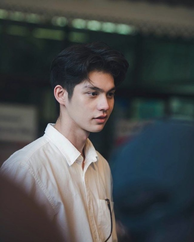 Sejauh ini Bright sudah membintangi 13 serial TV dan satu judul film. Dia digadang-gadang akan menjadi aktor paling bersinar di masa datang. Foto: Instagram/@bbrightvc