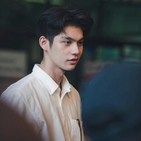 Sejauh ini Bright sudah membintangi 13 serial TV dan satu judul film. Dia digadang-gadang akan menjadi aktor paling bersinar di masa datang. Foto: Instagram/@bbrightvc