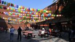 Warna-warni Lampion Hiasi Langit London