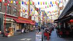 Warna-warni Lampion Hiasi Langit London