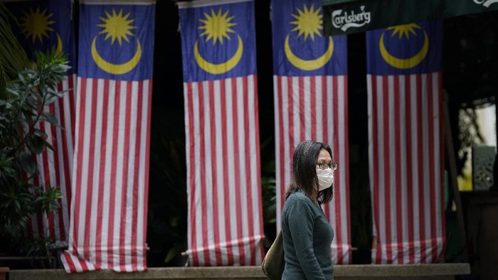 Corona di Malaysia Tembus 10 Ribu Kasus Otoritas Malaysia melaporkan total kasus virus Corona (COVID-19) di wilayahnya telah melampaui 10 ribu kasus.