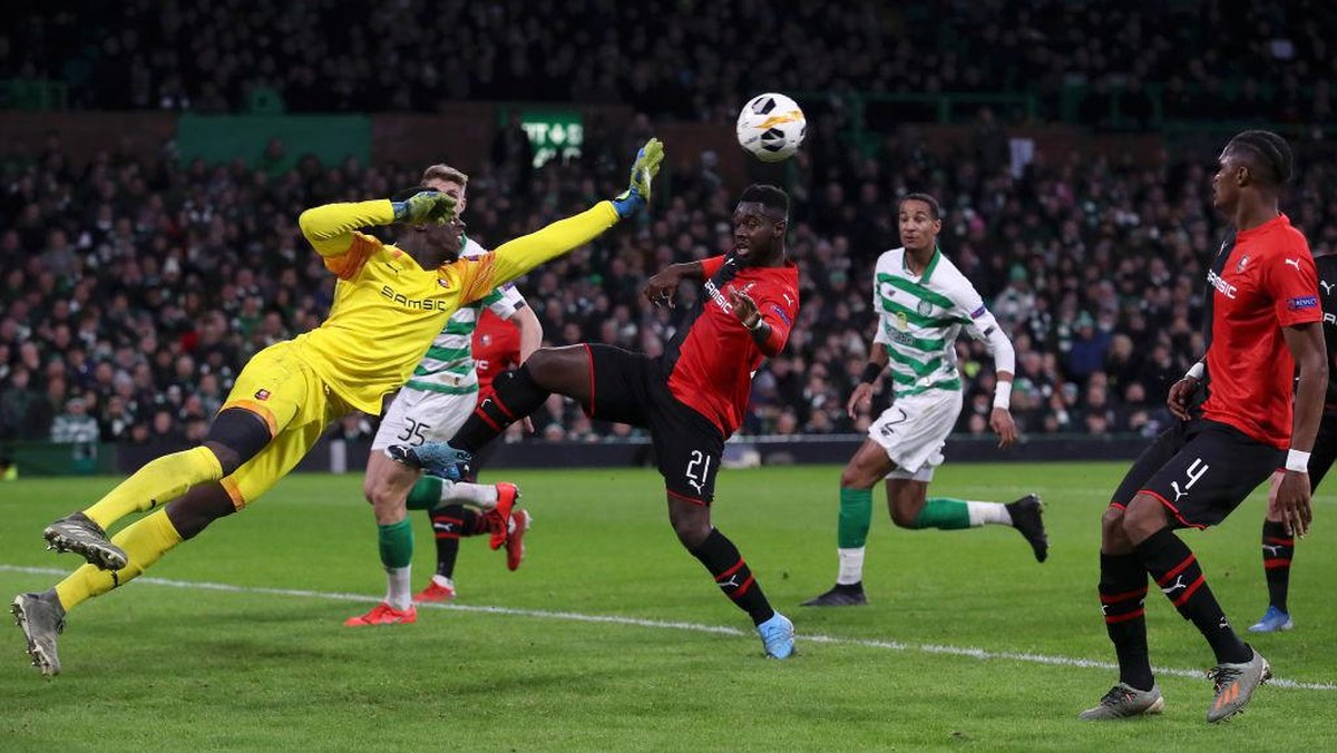 Edouard Mendy belum diresmikan juga jadi pemain Chelsea (Getty Images/Ian MacNicol)