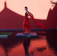 Beijing Fashion Week 2020 menampilkan model dalam balutan gaun berwarna merah. Beijing Fashion Week 2020 digelar pertengahan September 2020 ini di Longfu Culture Center, Beijing, China.  Foto: Getty Images/Lintao Zhang