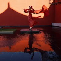 Beijing Fashion Week 2020 menampilkan model dalam balutan gaun berwarna merah. Beijing Fashion Week 2020 digelar pertengahan September 2020 ini di Longfu Culture Center, Beijing, China.  Foto: Getty Images/Lintao Zhang