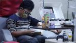 HUT ke-75 PMI, Warga Bandung Antusias Donorkan Darah