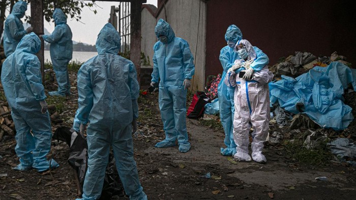 India Catat 97.894 Kasus Corona dalam 24 Jam Terakhir India melaporkan rekor lonjakan kasus infeksi virus Corona harian sebanyak 97.894 kasus dalam 24 jam terakhir.
