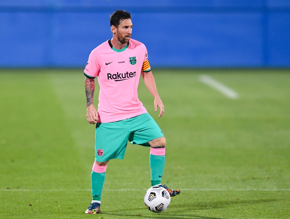 Jersey Barcelona yang Pink, Aneh Nggak Sih? (Getty Images/David Ramos)