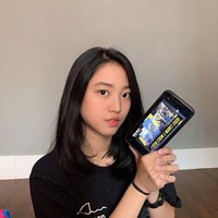 Tak lagi aktif bermain sinetron, Nona Berlian kini dikenal sebagai games. Dia pun didapuk sebagai sebagai brand ambassador eSport game ternama dan mantap memilih berkarier di dunia eSports.  Foto: Instagram @nonaberlian14