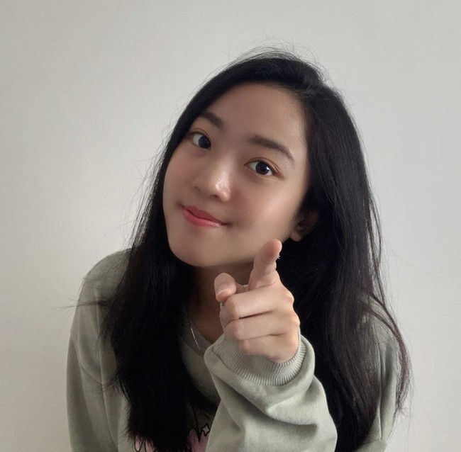 Wajah Berlian Sakinah yang mirip dengan wanita Korea membuatnya kerap dibandingkan dengan beberapa artis Korea Selatan di antaranya Kim Go Eun, Nayeon TWICE hingga Park Shin Hye. Foto: Instagram @nonaberlian14