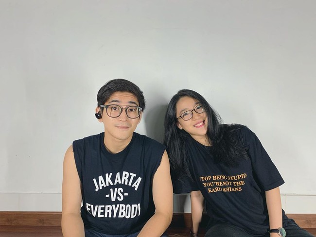  Nona Berlian Sakinah merupakan adik dari Juan Bione Subiantoro, yang lebih populer dengan nama Bio One (dikenal juga sebagai Boj Voye)j. Bio  pernah menjalin hubungan dengan selebgram Anya Geraldine. Foto: Instagram @nonaberlian14