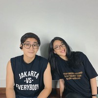  Nona Berlian Sakinah merupakan adik dari Juan Bione Subiantoro, yang lebih populer dengan nama Bio One (dikenal juga sebagai Boj Voye)j. Bio  pernah menjalin hubungan dengan selebgram Anya Geraldine. Foto: Instagram @nonaberlian14