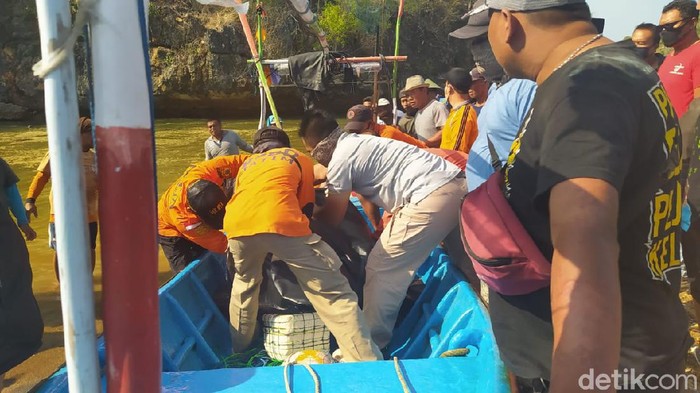pemancing tewas tersapu ombak