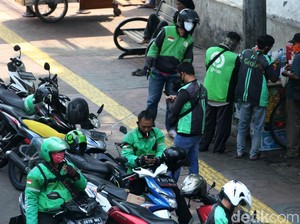 3 Ribu Ojek Langgar Larangan Berkerumun Saat PSBB Jakarta Ketat-Transisi