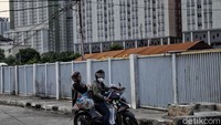 Tak hanya RSD Wisma Atlet, Aris juga menyampaikan perkembangan jumlah pasien yang dirawat di Rumah Sakit Khusus Infeksi (RSKI) Pulau Galang, Batam, Kepulauan Riau (Kepri). Total pasien yang dirawat di RSKI Pulau Galang sebanyak 275 orang.