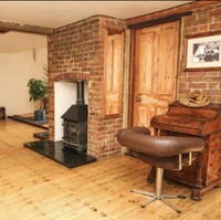 Jika dilihat, rumah unik sekaligus keren yang satu ini cukup nyaman. Selain nyaman, fasilitas yang ada di dalamnya pun cukup lengkap. Foto: dok. rightmove