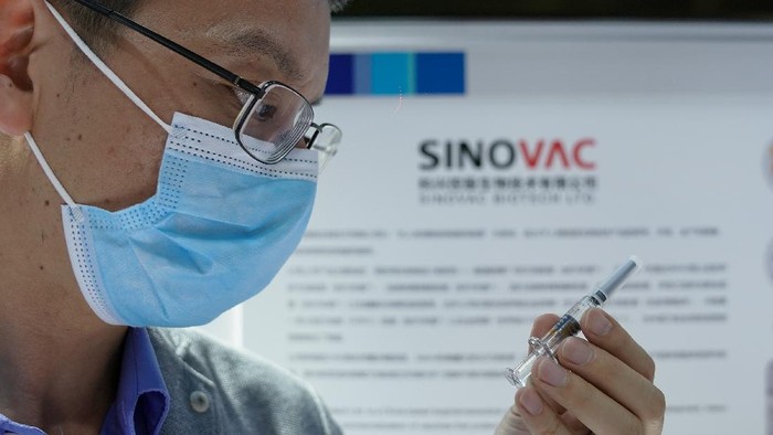 Pembuat vaksin asal China, Sinovac Biotech, berencana memulai uji coba klinis vaksin virus Corona eksperimental terhadap anak-anak dan remaja pada akhir bulan ini.