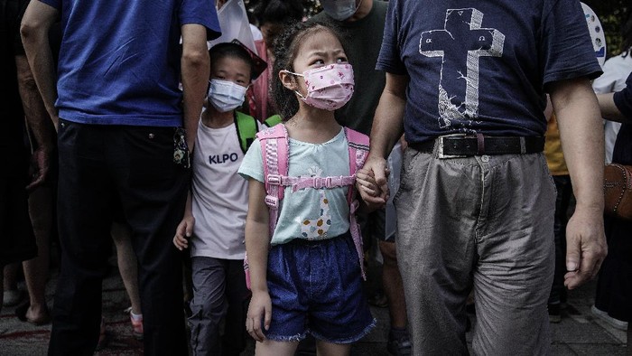 Pembuat vaksin asal China, Sinovac Biotech, berencana memulai uji coba klinis vaksin virus Corona eksperimental terhadap anak-anak dan remaja pada akhir bulan ini.