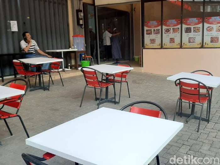 Syekh Ali Jaber Masak Menu Buka Bersama di Malang