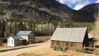 St. Elmo di Colorado adalah kota penambangan yang berkembang pesat pada akhir tahun 1.800-an. Kini pengunjung bisa merasakan suasana abad ke 19 walau katanya mungkin sekilas melihat hantu yang menguni kawasan. (iStock)