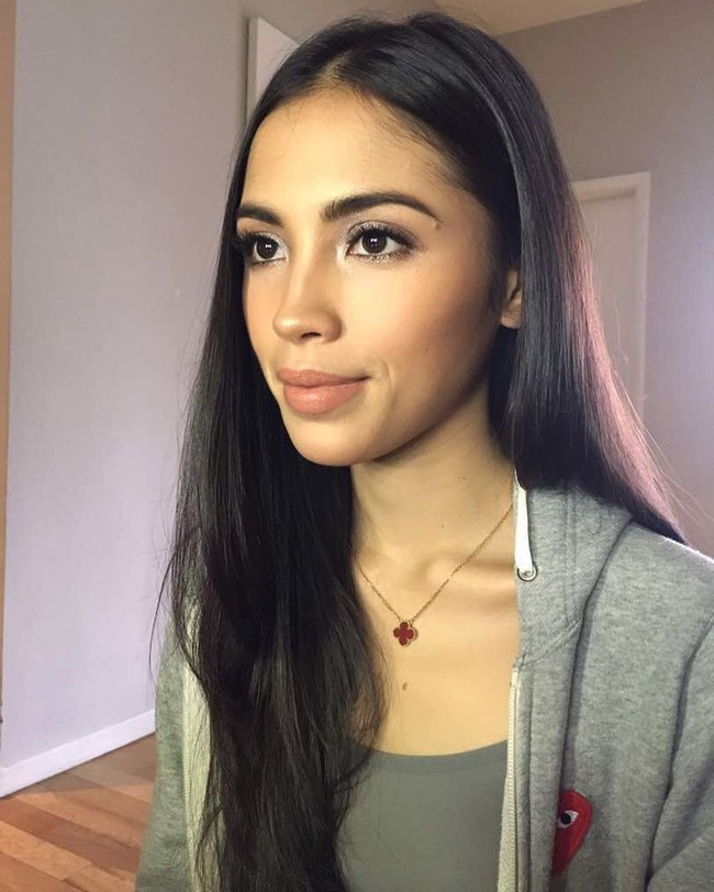 Puteri Tengku Iman dilaporkan telah lama menaruh perhatian pada masalah kesehatan mental. Salah satu hal yang diperjuangkannya adalah menghapuskan kriminalisasi terhadap percobaan bunuh diri. Ia telah bergabung dengan banyak pihak dalam petisi penghapusannya agar bisa meruntuhkan stigma mengenai masalah mental dan menciptakan lingkungan sehat di mana orang tidak takut dihakimi karenanya. Foto: Instagram @imanabdullah