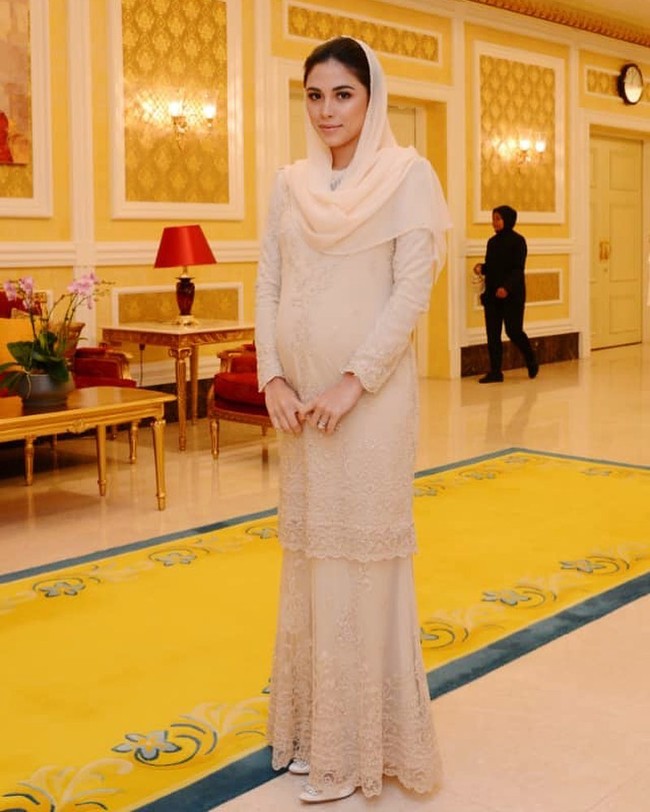 Beberapa waktu lalu sosok Tengku Puteri Iman Afzan jadi perbincangan setelah dianggat sebagai duta kesehatan mental. Ia didaulat mewakili kerajaan dalam Mental Illness Awareness and Support Association (MIASA). Iman menjadi wakil internasional dalam World Mental Health Day 2020 setelah direkomendasi oleh World Federation for Mental Health. Foto: Instagram @imanabdullah