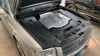 Meski mengusung mesin 5.000 cc, Toyota Century tetap efisien dan senyap. Mesin hybrid V8 5.0 liter diciptakan untuk pengendaraan yang mulus dan prima serta menghasilkan efisiensi bahan bakar 13,6 km per liter. Foto: Dok. Prestige Motorcars