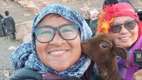 Pada November 2019, duo emak-emak ini tiba di Maroko dan berencana tinggal di sana selama tiga bulan. Namun karena pandemi, mereka terjebak di Maroko selama tujuh bulan.