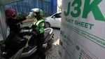 Aksi Bagi-bagi Masker untuk Warga Depok
