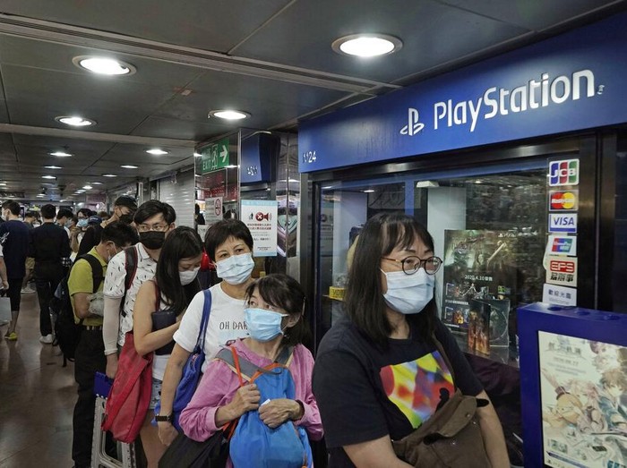 Pre-order PlaysStation 5 mulai dibuka. Warga di Hong Kong pun antusias mengantre demi mendapatkan PS5.