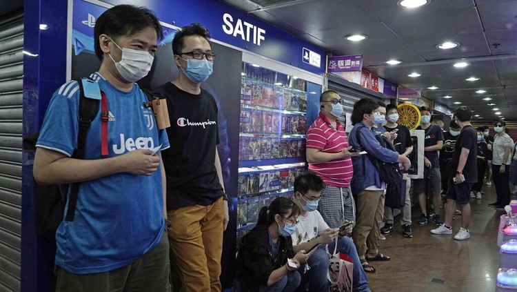 Pre-order PlaysStation 5 mulai dibuka. Warga di Hong Kong pun antusias mengantre demi mendapatkan PS5.