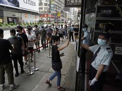 Antrean Warga Hong Kong Demi Pre Order PS5