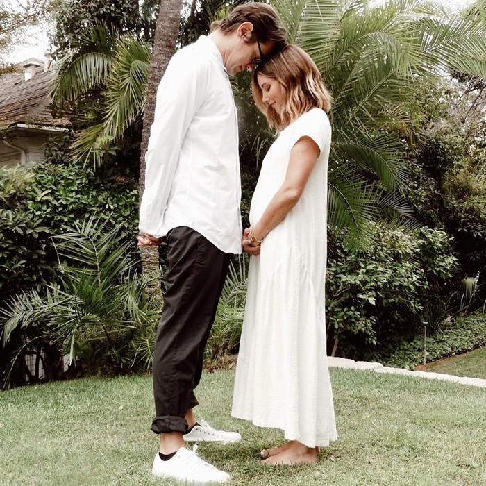 Ashley Tisdale Ashley Tisdale perlihatkan baby bump